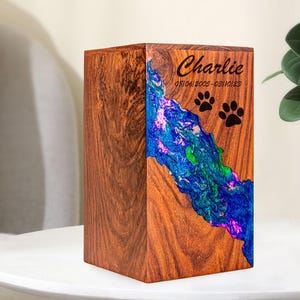 Memorial Keepsake Dog Urn Cremation Urns for Pet Ashes Personalized Urn Box Rainbow Rosewood Handmade Engraved Urns for Ashes