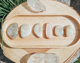 Weißer Mondstein Taschenstein | Intuition & Weiblichkeit | Edelstein für Ruhe und Zyklen | spiritueller Begleiter | Geschenk Frau