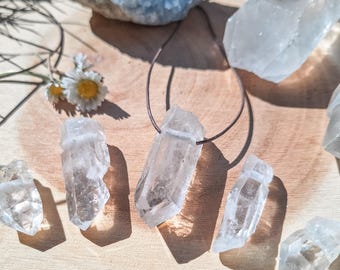 Bergkristall Rohkristall Anhänger naturbelassen | Klarheit & Energie | echter Kristall Schmuck | minimalistisches Geschenk