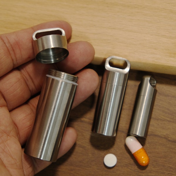 Boîte à pilules EDC en acier inoxydable, mini boîte à pilules, boîte à pilules porte-clés en métal, étui de rangement pour médicaments, boîte à pilules étanche, porte-clés pendentif