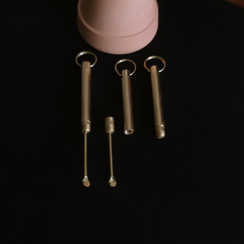 Selección de oreja de llavero de metal, colgante de cuchara MiniEar, cuchara de oreja de latón portátil, limpieza de orejas, colgante de llavero de metal de cobre imagen 4
