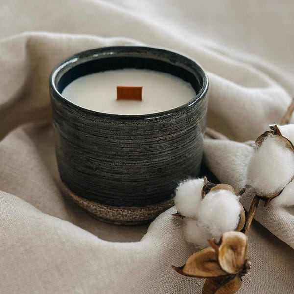 Scented candle with wooden wick, candle in ceramic with rapeseed coconut wax & 100% essential oils (scent: fresh cotton) VEGAN
