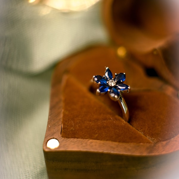 Bague fleur de minuit en argent sterling 925 avec pétales de cristallin bleu foncé - Une tendance tendance estivale chic