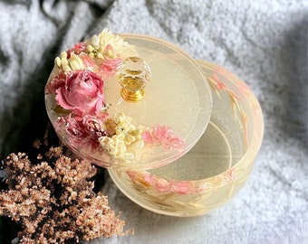 Schmuckkästchen aus Epoxidharz Handgefertigt mit natürlichen Blumen / Aufbewahrungskästchen / Epoxidart / Schmuck / Unikat / Echte Blumen