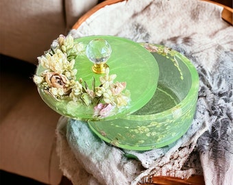 Handmade Epoxy Resin Jewelry Box with Natural Flowers