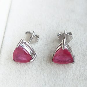 Natural Ruby Gemstone Silver Stud   earrings. July birthstone , Weeding Gift Earring, Silver Stud   earrings, Party wear Earrings.