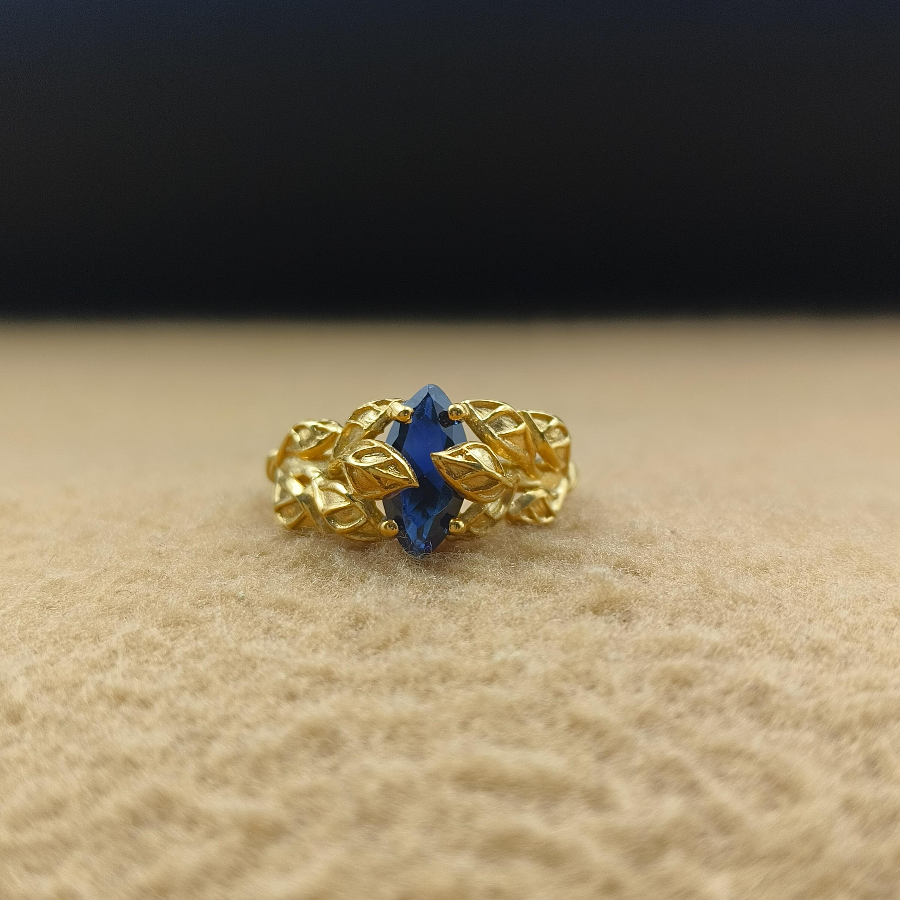 Bague Marquise En Saphir - Plaqué Or 18 Carats - Taille 56 - Neuf Sans Emballage
