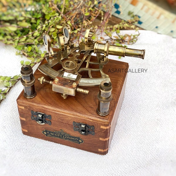 Jscott London Ship History Sextant I avec deux télescopes supplémentaires et boîte en bois I Sextant de travail en laiton antique de navigation maritime, meilleur cadeau