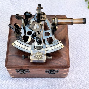Nautical Brass Sextant: Kelvin & Hughes London 1917 - Maritime
