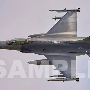 F16 aircraft in flight - DIGITAL DOWNLOAD, aircraft photograph, digital photo, printable image, wall art, aircraft print, digital image