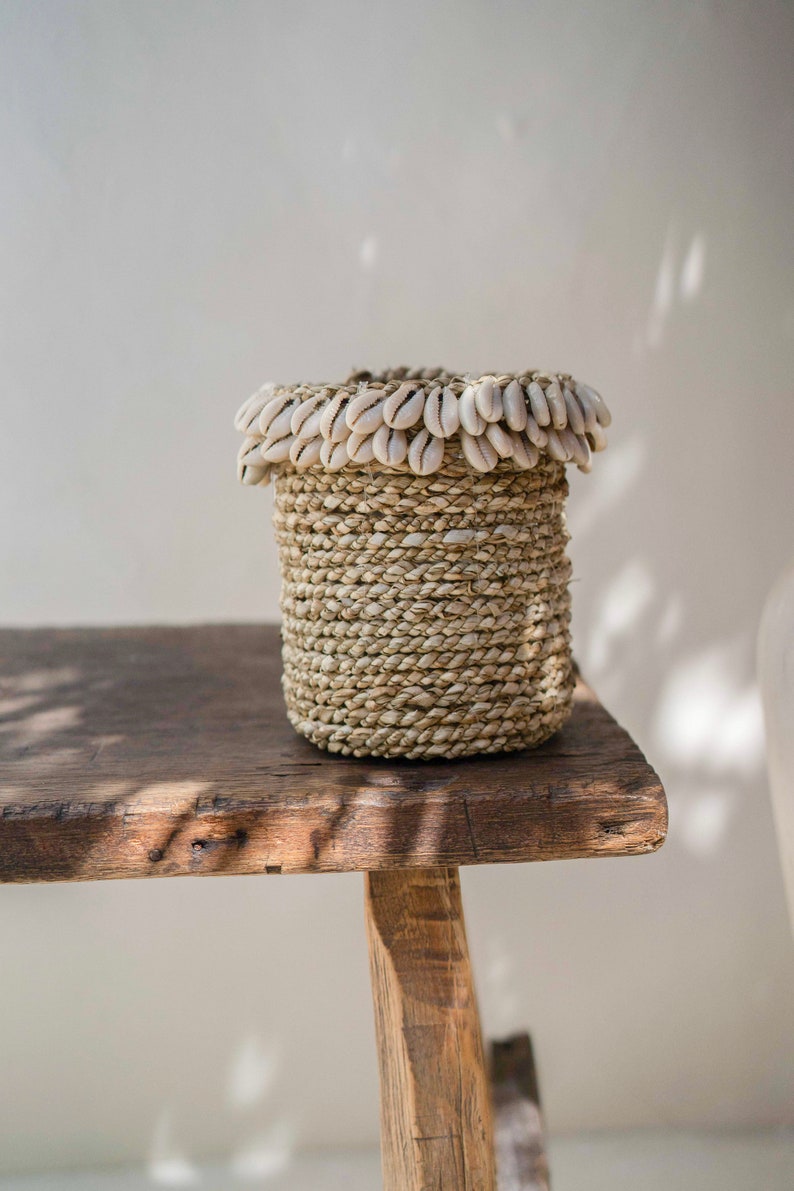 Cowrie Shell Seagrass Baskets Handmade Balinese Baskets, Jewelry Box, Natural Storage basket, Hand Woven seagrass image 9