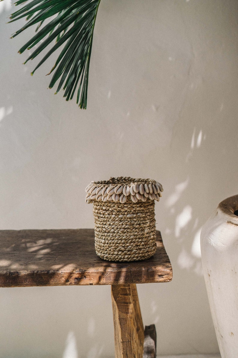 Cowrie Shell Seagrass Baskets Handmade Balinese Baskets, Jewelry Box, Natural Storage basket, Hand Woven seagrass NATURAL