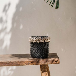 Cowrie Shell Seagrass Baskets Handmade Balinese Baskets, Jewelry Box, Natural Storage basket, Hand Woven seagrass BLACK