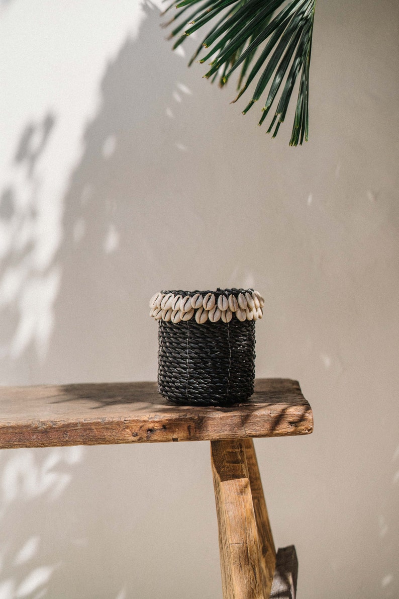 Cowrie Shell Seagrass Baskets Handmade Balinese Baskets, Jewelry Box, Natural Storage basket, Hand Woven seagrass BLACK