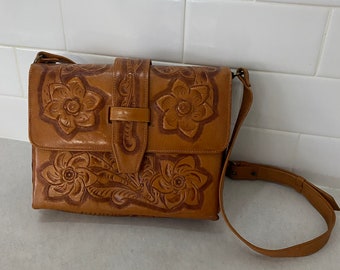 Vintage 1950/60s Hand Tooled Purse