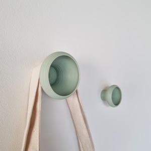 WHIRL coat hooks plastic recycled - green