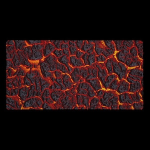Pode incluir: Close-up de uma superfície texturizada com um padrão de lava derretida rachada. A superfície é de cor cinza escura com veios de cor laranja e amarelo.