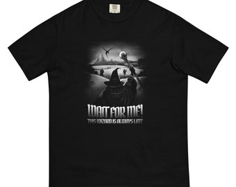 Trollkarlen är aldrig sen t-shirt, En trollkarl är aldrig sen t-shirt, Den sena pilgrimen t-shirt, Fantasy Magician t-shirt, Mithrandir talesätt, D&D t-shirt, DnD