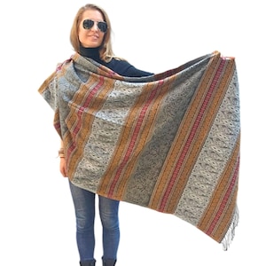 200 x 87 cm、Scialle ヒマラヤヤクウールとコットンミックスショール、molto caldo e resistance、colore grigio design tribale、fatto a mano in Nepal
