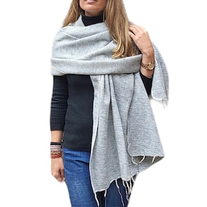 200x80 cm, Original Himalayan YAK WOOL Shawl, Very Warm & Soft, Light Grey Color, Very Bright, Handmade in Nepal on Himalayan Region