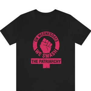 Les mercredis, nous brisons la chemise du patriarcat, la chemise du féminisme, l&#39;égalité des droits, la chemise libérale, la chemise féministe, la chemise des femmes