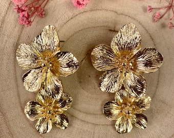 Boucles d’oreilles dorée à l’or fin, bijoux fleurs ,style boho chic,cadeau femme, bijou pour elle, boucles d oreilles tendance, bijou bohème