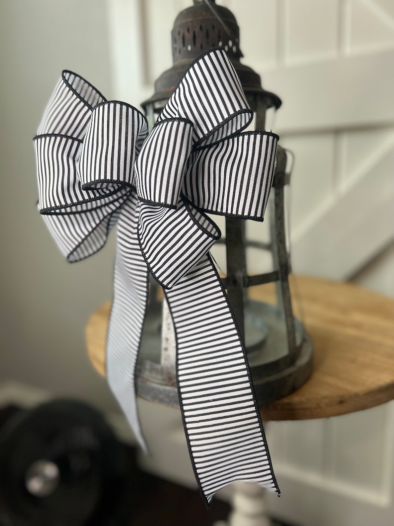 Welcome Bow Black and White Striped Bow Black and White - Etsy
