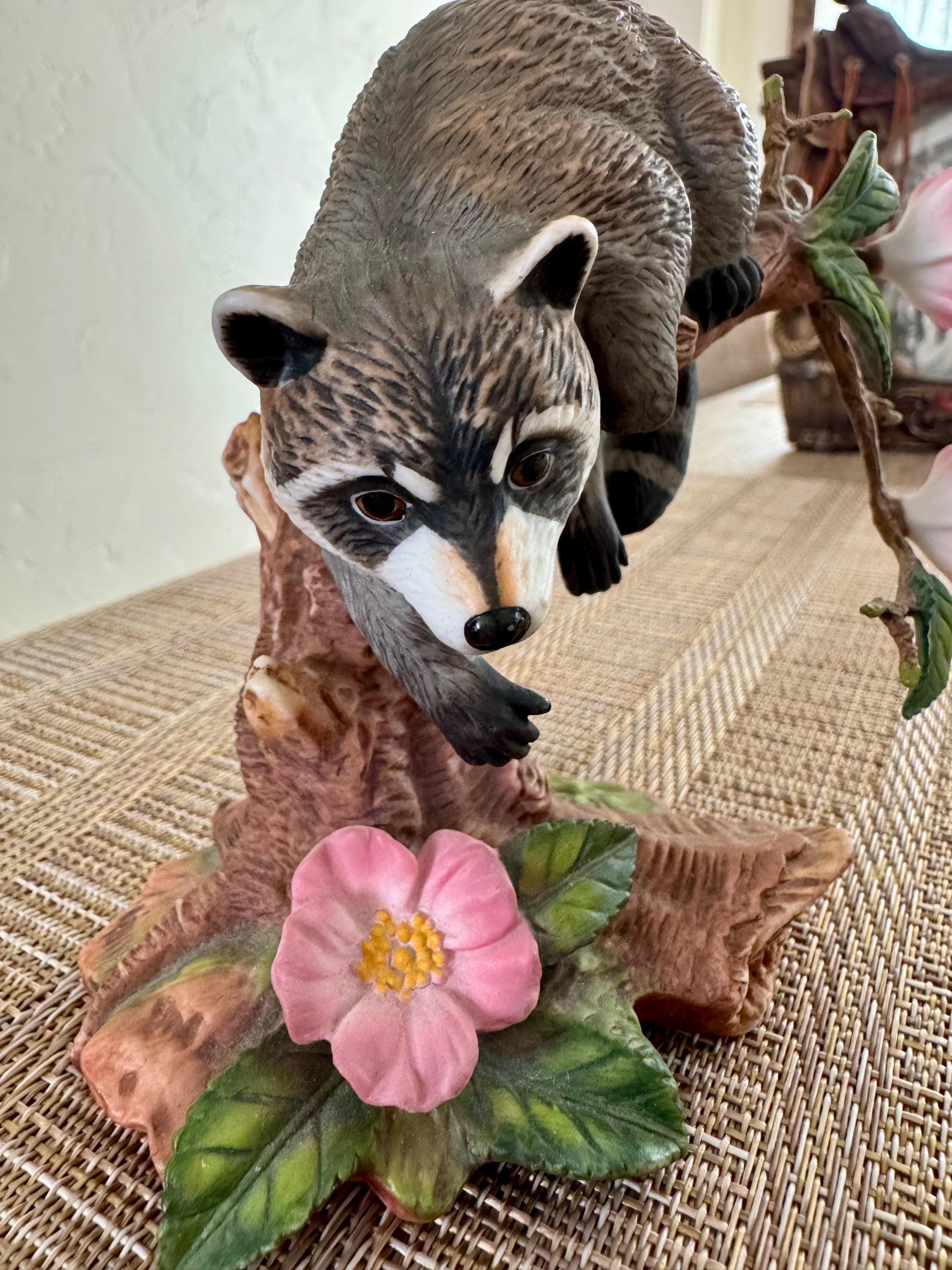 racoon RACCOON Safari Ltd # 223029 Woodland Forest Animal Replica