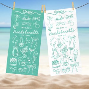 Personalisiertes Bachelorette Strandtuch: Benutzerdefinierter Name & Datum, Coquette Design