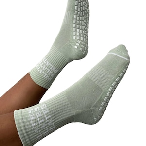 PILATES PILATES PILATES Green Grip Socks - Grippy Socks for Reformer Pilates / Barre / Yoga