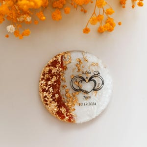 Personalized Epoxy Wedding Favor Magnet: Custom Flower Design