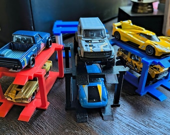 1:64 Scale Car Lift for Diecast Cars – Mini Display Accessory – Multiple Color Options