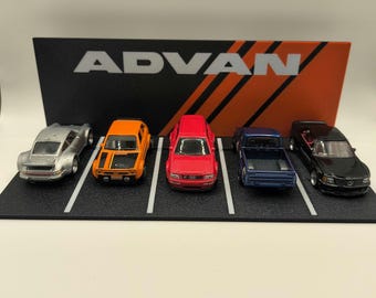 Epic Die-cast Diorama Display Showcase and Organize Your Collection with a Stunning Miniature 5 Car Garage Scene for Diecast Cars and Tracks