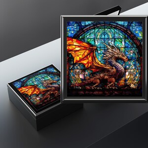 Dragon Dice Box: Vadderad förvaringslåda för RPG-kort och tärningar
