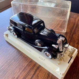 Voiture Miniature Rolls Royce Solido N°40 – Échelle 4077 ?