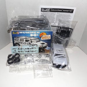 2005 Revell Hummer H2 1:25 Model Kit New Other Sealed Parts Bags