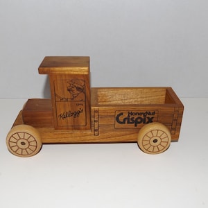 1986 Kellogg&#39;s Honey Nut Crispix Wooden Logomobile