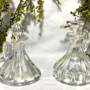 Vinagreras de vidrio vintage con tapón, vertedor de aceite y vinagre, botella de vidrio Heisey, vajilla Anchor Hocking, menaje de cocina vintage, regalo para la anfitriona.