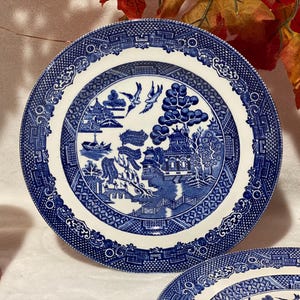 Vintage Johnson Bros Blue Willow Appetizer Plate Blue and White Small China Plate Vintage Ceramic Dishes Vintage Housewarming Gift ONE Plate