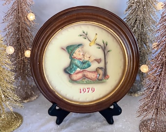 1979 Vintage Hand Painted Hummel Plate Framed Goebel Germany Bas Relief Ceramic Home Decor Decorative Plate