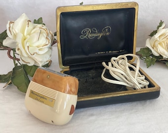 1950s Vintage Electric Razor Remington 60 DeLuxe Razor with Case and Accessories Shaving Razor Vintage Gift for Him Dad Grandpa Fathers Day