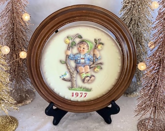 1977 Vintage Hand Painted Hummel Plate Framed Goebel Germany Bas Relief Ceramic Home Decor Decorative Plate