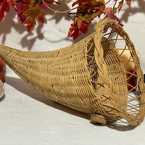 Vintage Wicker Cornucopia Autumn Decor Vintage Tableware Fall Decor Vintage Home Decor Basket Weave Wicker Horn of Plenty Thanksgiving Decor
