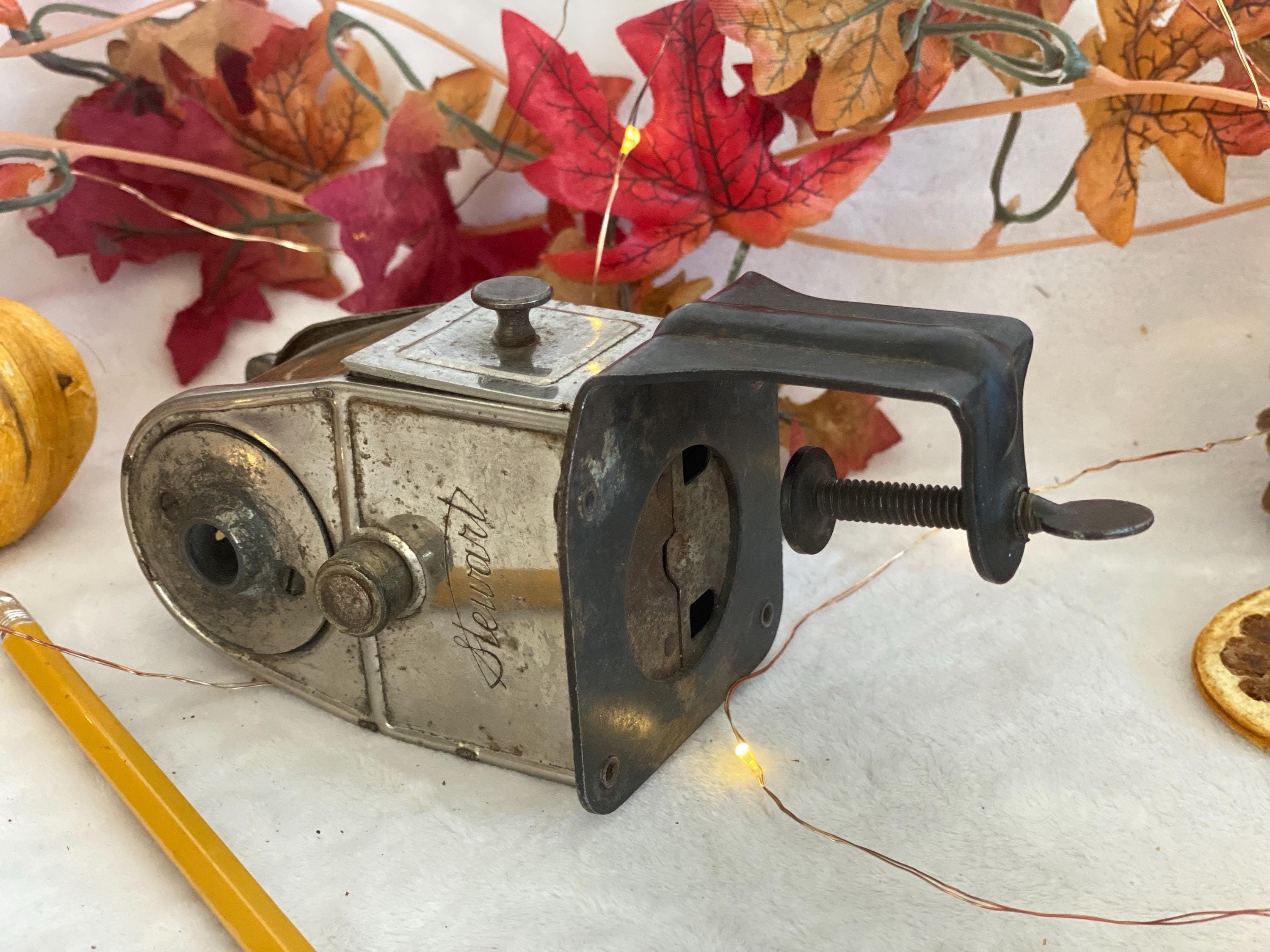 Vintage pencil sharpener - Etsy 日本