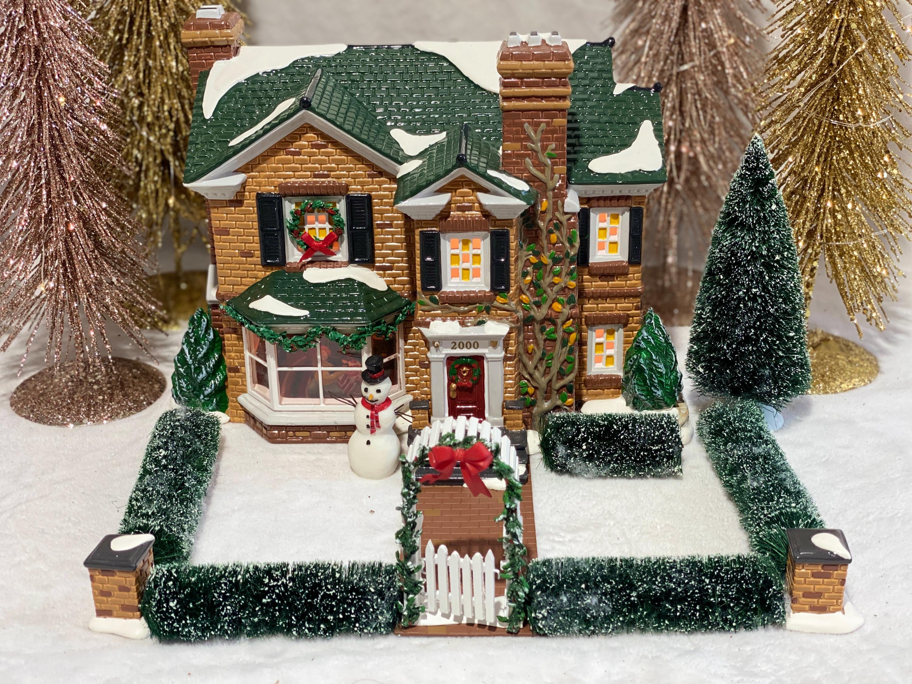 Vintage Department 56 Illuminated Christmas Village 2000 Holly