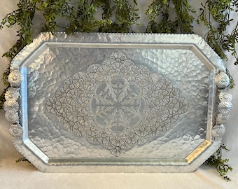 Bandeja de servir vintage Continental Daisy con asas florales, 48 cm (19"), bandeja grande de aluminio forjado a mano 556