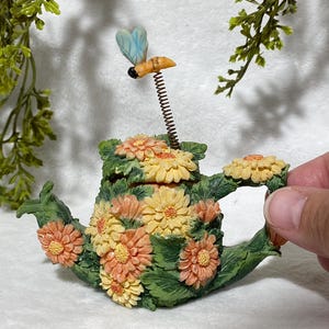 Vintage Miniature Teapot Chrysanthemum Flower Teapot Figurine Bumble Bee Tiny Teapot Cute Figurine Vintage Ceramic Collectibles Trinket Gift