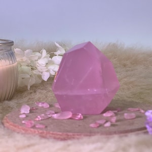 Freeform Rose Quartz, Geniune en natuurlijke hoogwaardige AAA, Rose Rainbow Gemstone Rock, gesneden en gepolijst, voor cadeau & woondecoratie