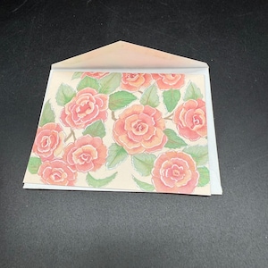 Carte de correspondance botanique vintage en relief coeur rose par Sarah-Jane Gillespie 10,4 cm de large