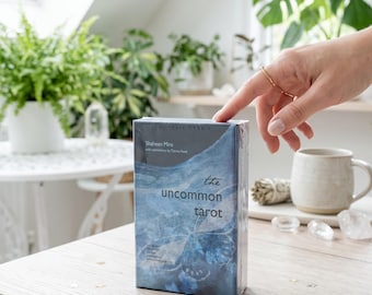 El Tarot Inusual de Shaheen Miro – 78 cartas con bordes dorados plateados (Guía)